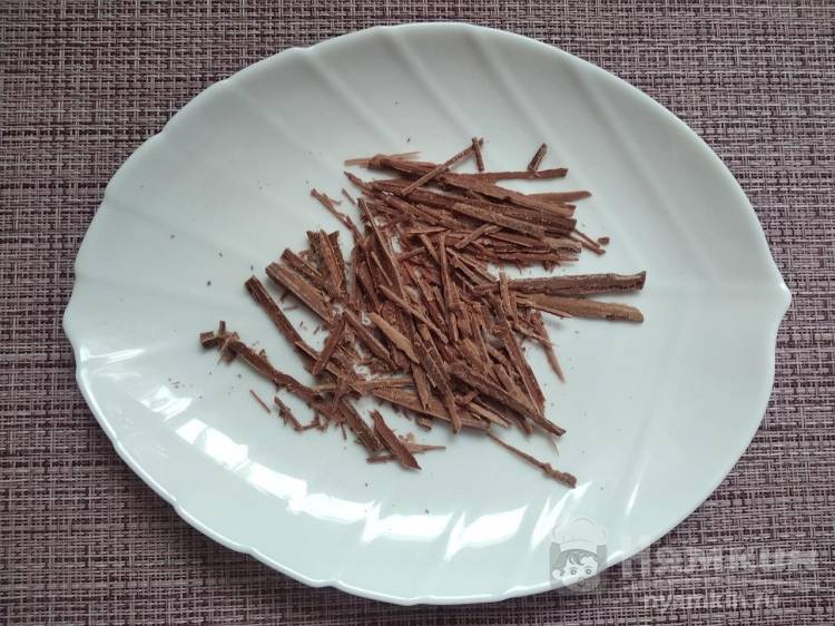 Шоколадная крошка: описание, особенности, рецепты и полезные свойства