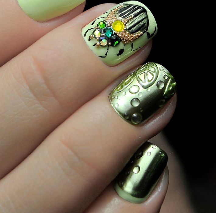 Модные оттенки зеленого гель-лака на ногтях