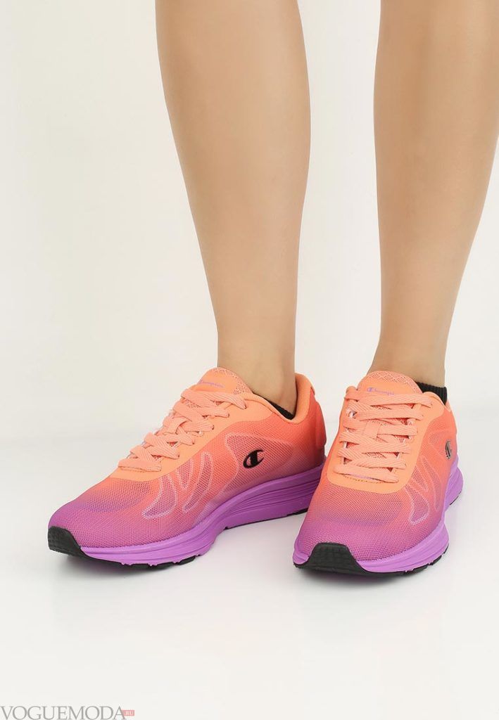 оранжево-фиолетовые кроссовки