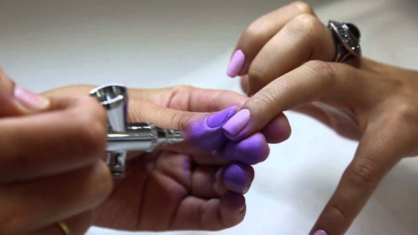 Градиент на ногтях гель лаком: фото, модные тенденции. Как подобрать цвет и сделать в домашних условиях губкой без пузырьков, кистью