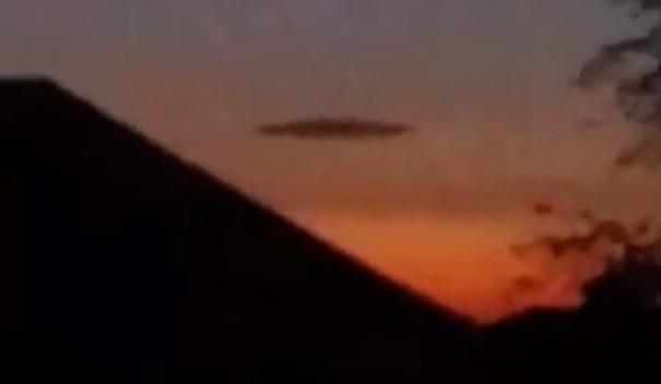 Активность НЛО (UFO) выросла в разы по всему миру! К чему бы это? Такая активность говорит о каком то событии, мега-событии.. я так думаю! (14 фото + 11 видео)