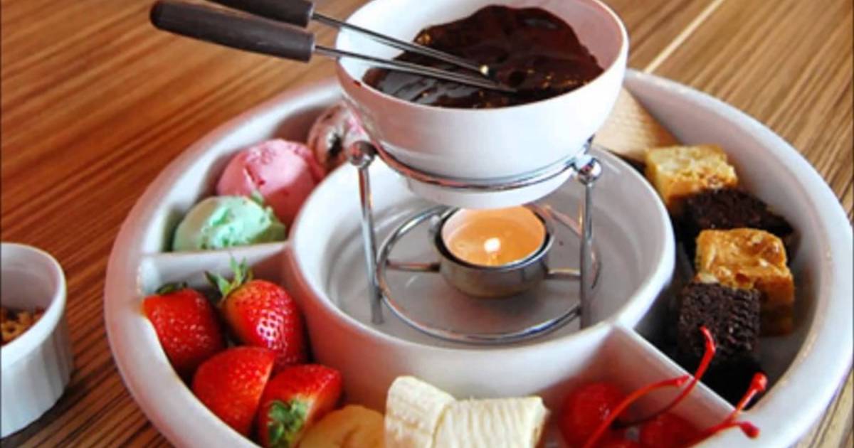 Шоколадное фондю: рецепт в домашних условиях